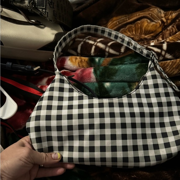 Purses - Picture 4 of 10